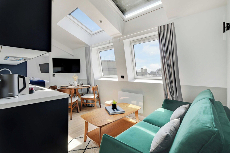 Living area, Intimate Apartment - 1br/4p - Ste Marguerite, Paris