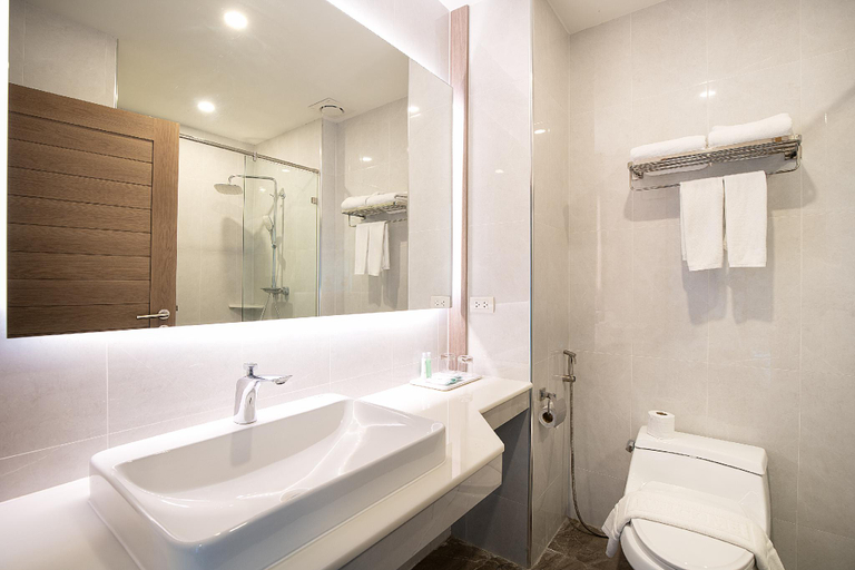 Bathroom 4