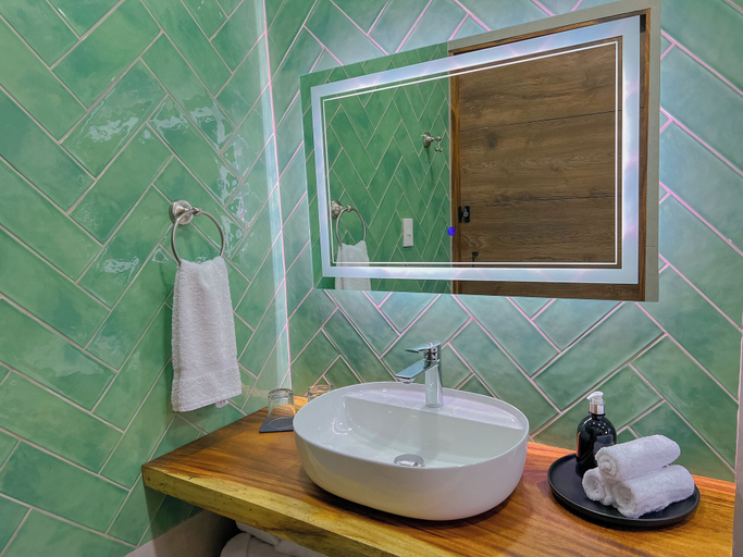 Bathroom 3, Monstera Apartments Monteverde, Puntarenas