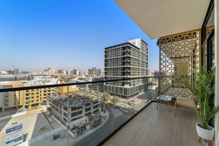 Room 3, Binghatti Emerald - 507 1BD, Dubai
