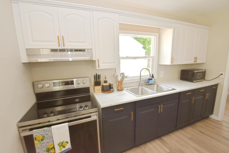 Room 5, 5 min Walk to Notre Dame Modern Home 517, Saint Joseph