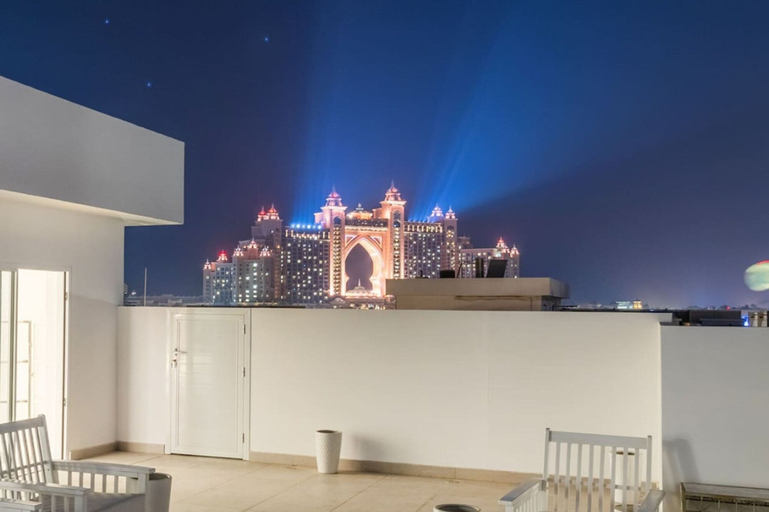 Room 3, Beachfront 5BR Villa w Jacuzzi Pool on the Palm, Dubai