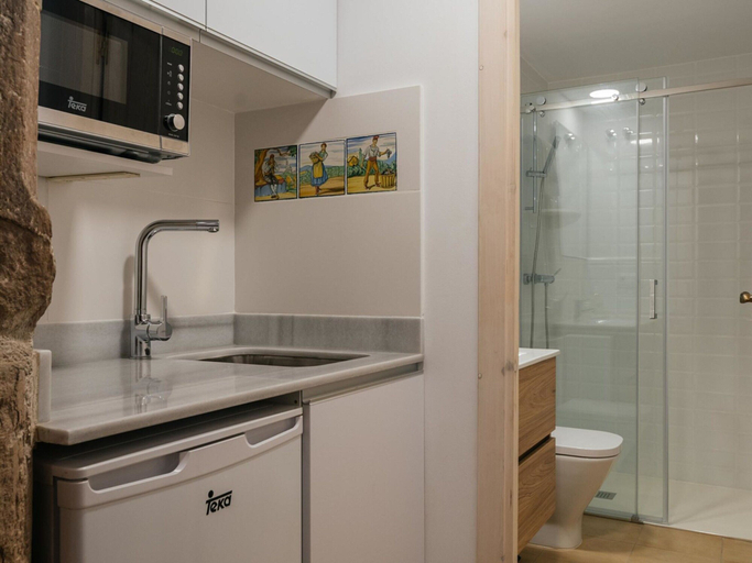 Bathroom 4, Cottage in Castellnou With Forest Trails, Barcelona