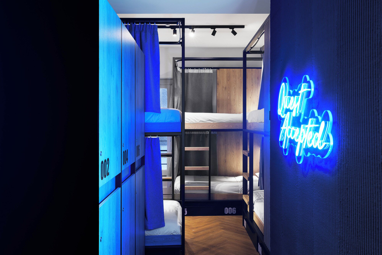 Bedroom 4, Retroverse Eccentric Stay, Attica