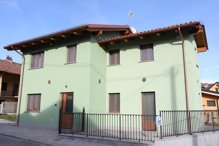 Exterior 16