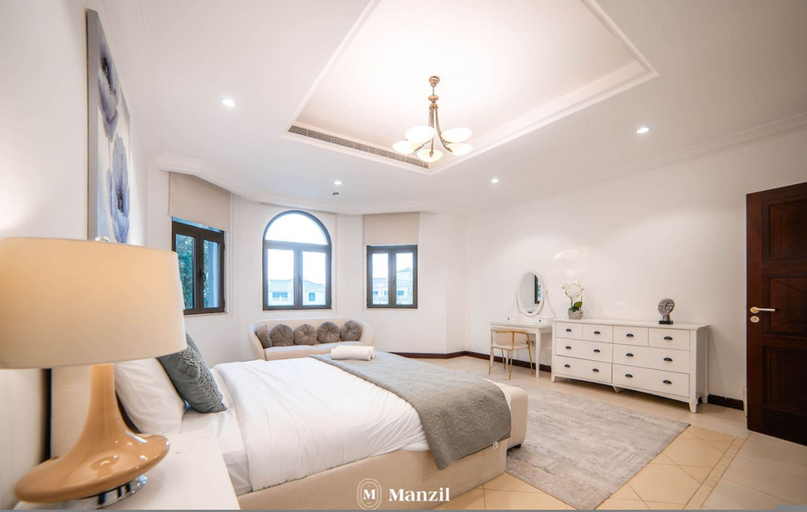 Room 2, Luxury Private Pool Villa w Pvt Beach on the Palm, Dubai