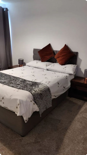 Room 4, 4 Guests - 10min Airport - N E C - Jaguar, Solihull