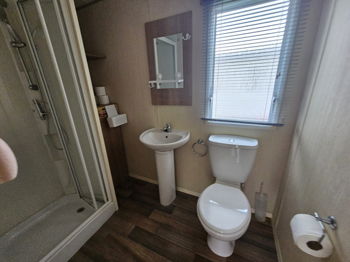 Bathroom, Caravan Lynne 3 bed Robin Hood, Denbighshire