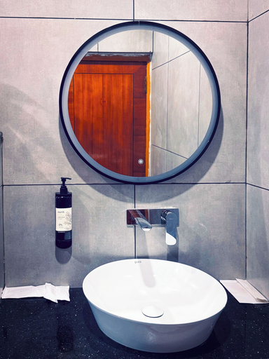 Bathroom 5, Madras Chronicle Bay Resort & Spa, Kancheepuram