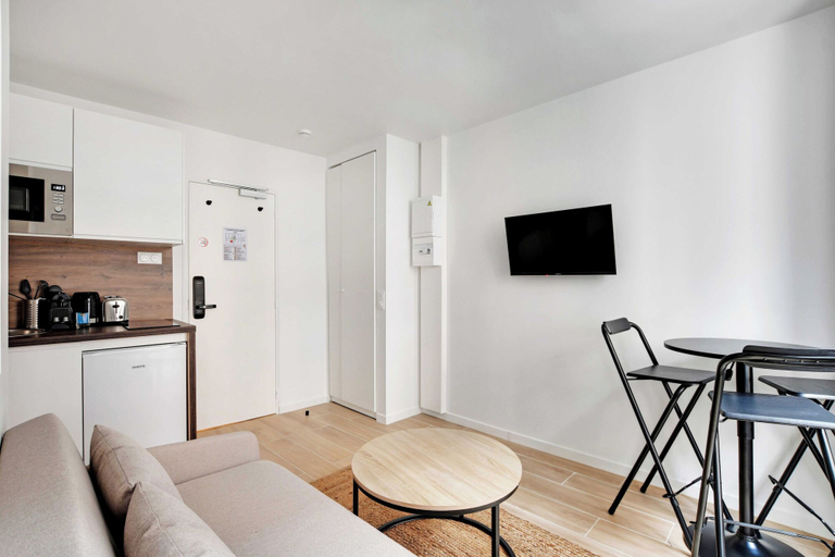 Dining, Newly Renovated Appartement Hotel Residence, Paris