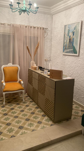 Public Area, dar Yessine, Hergla
