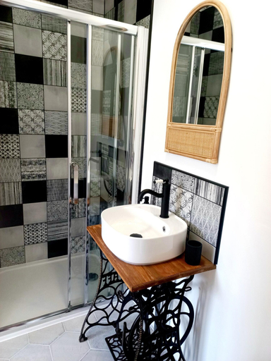 Bathroom 4, Le Clos Beauséjour, Maine-et-Loire