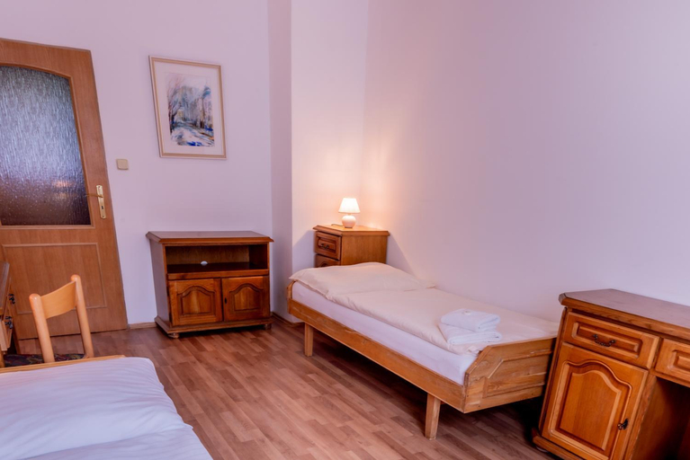 Bedroom 2, Hotel Praga, Karlovy Vary