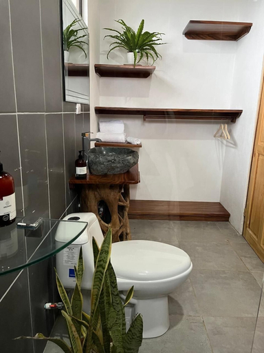 Bathroom 4, Yaloco House Monteverde, Abangares