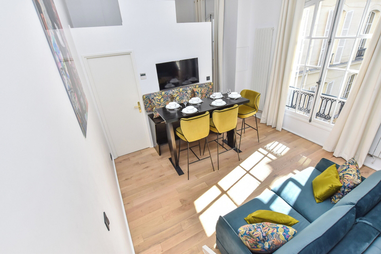 Living area 4, Luxurious Apartment - 6P- Madeleine/st Honore - 2D, Paris