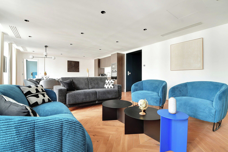 Living area 5, Apartment for 8 People in Madeleine, Paris