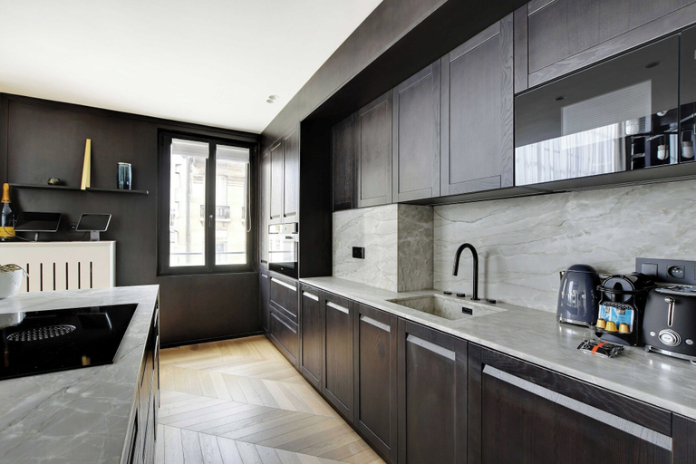 Private kitchen 5, Exceptional apt With A/C - 2bd/4p - Parc Monceau, Paris