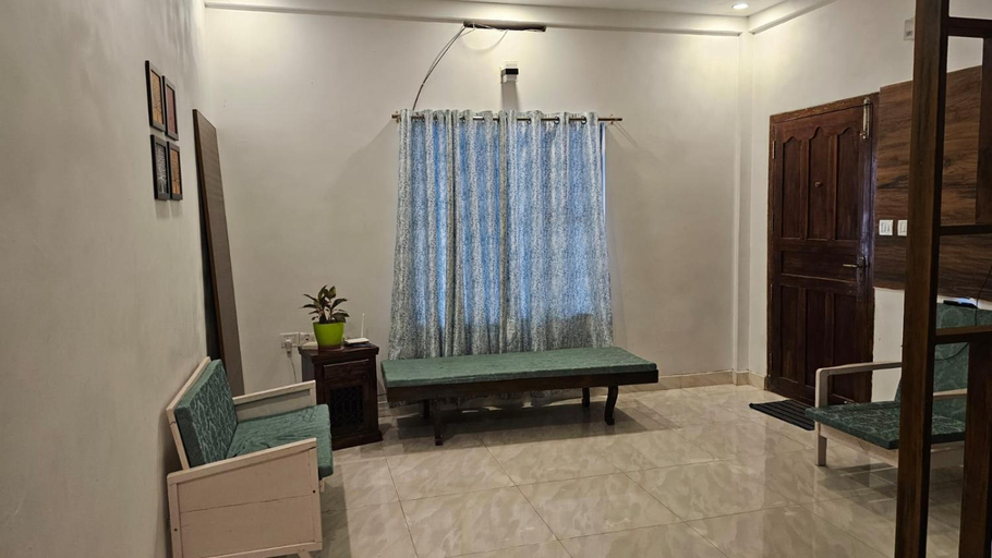 Others 3, Royal Stay, Thrissur