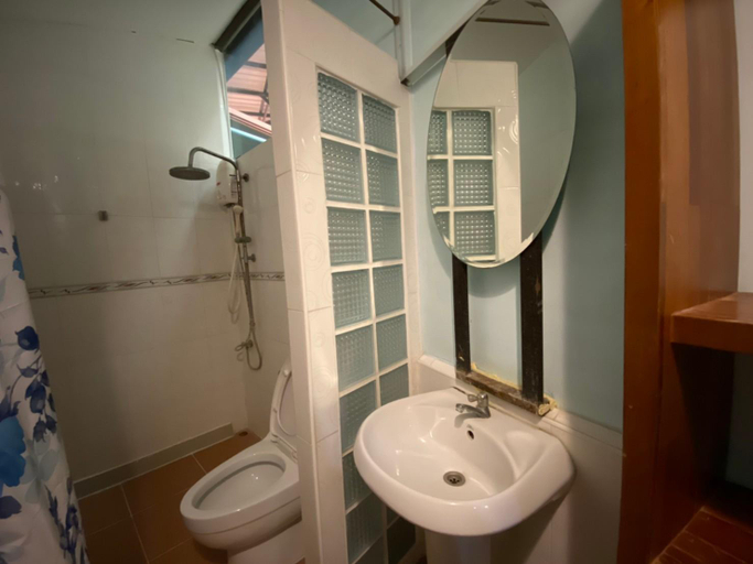 Bathroom 3