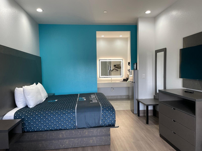 Bedroom 2, Liv Inn and Suites, Houston