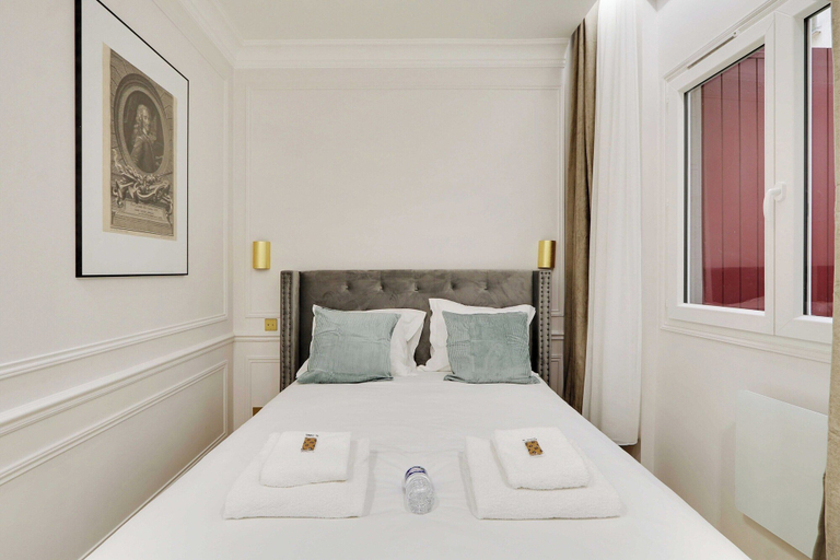 Bedroom 4, Charming Apartment - 1br/4p - Center of Paris, Paris