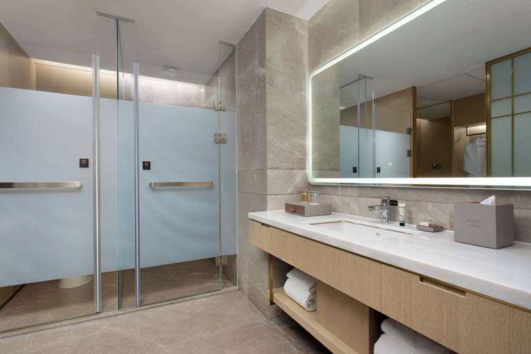 Bathroom 2, Ramada By Wyndham Zhouning, Ningde