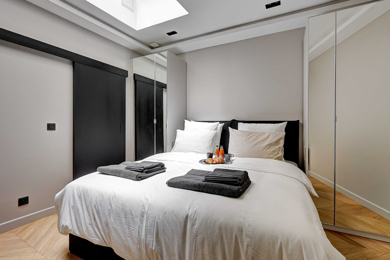 Room 5, Elegant Apartment With Ac-3br-10p-place des Vosges, Paris