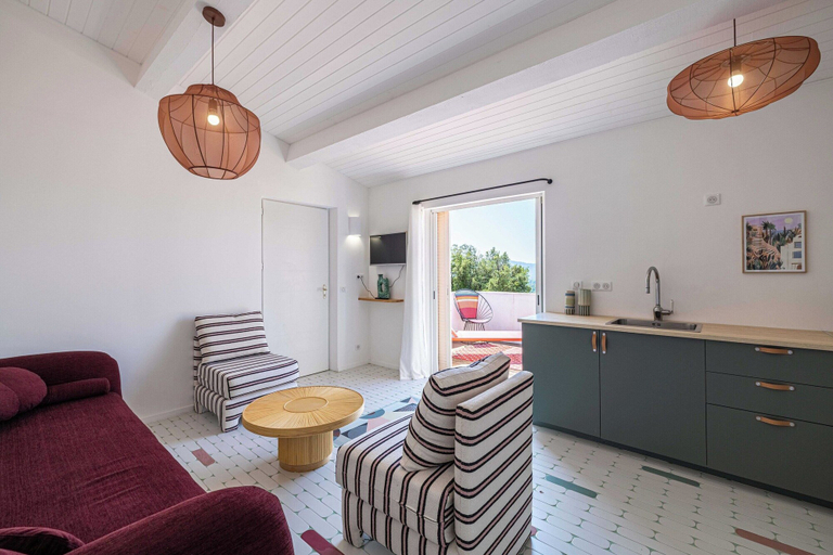 Living area 2, Sumptuous B&B Villa Provencale - 2br/4p, Var