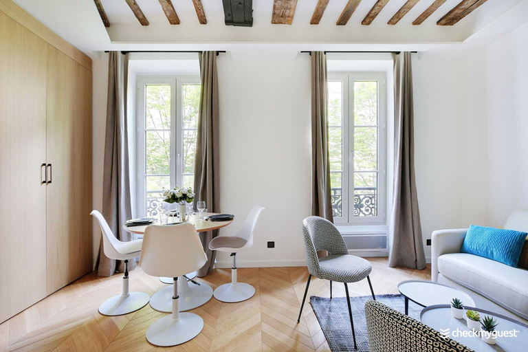 Living area 4, Magnificent apartment in Le Marais, Paris