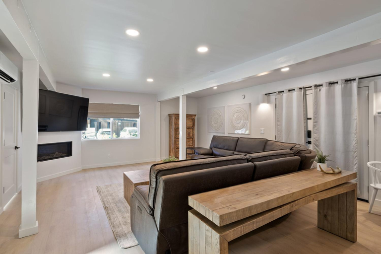 Others 4, South Lake Chalet-Boutique Suite-Minutes to Heavenly & Lake Tahoe, El Dorado