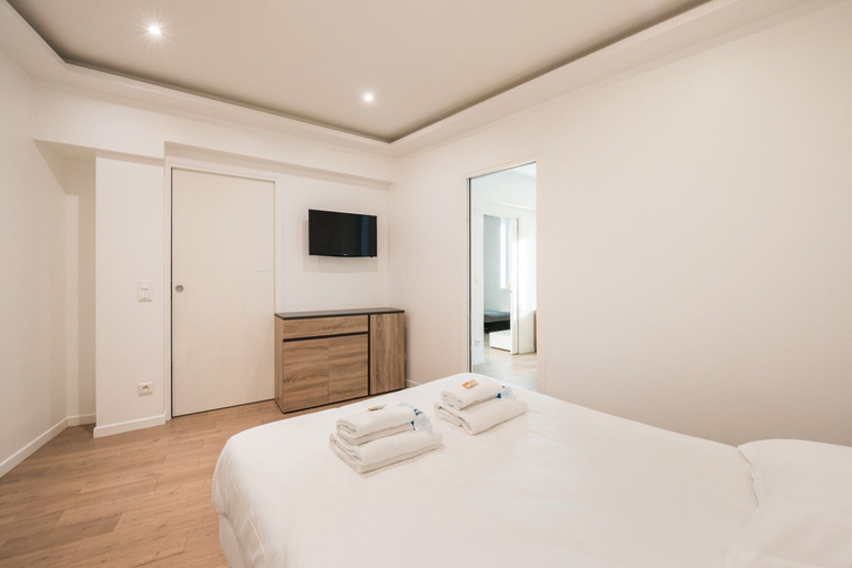 Bedroom 4, Spacious Apartment With 2 Rooms, Paris