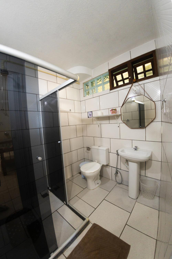 Bathroom 2, Ponta Da Barca, Angra dos Reis