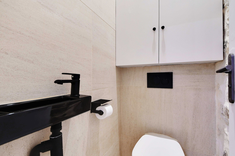 Bathroom 5, Stunning Apartment 2br/6p - Rex - Grands Boulevards, Paris