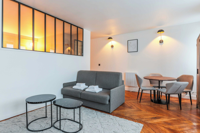 Living area 2, Cosy Flat - 1br/4p - Porte de Montreuil, Paris