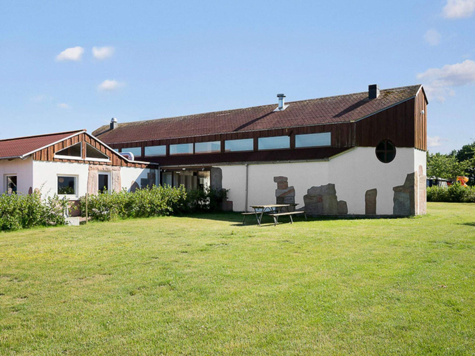 Primary image