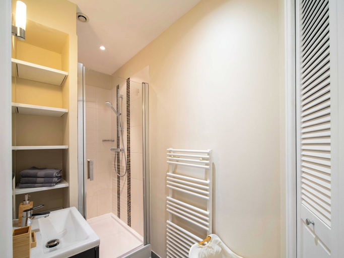 Bathroom 5, Quiet and Luxurious Apartment - Cannes Center - 2br/6p, Alpes-Maritimes