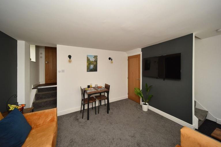 Room 2, Pinfold Suite - Chester Road Apartments by, Cheshire East