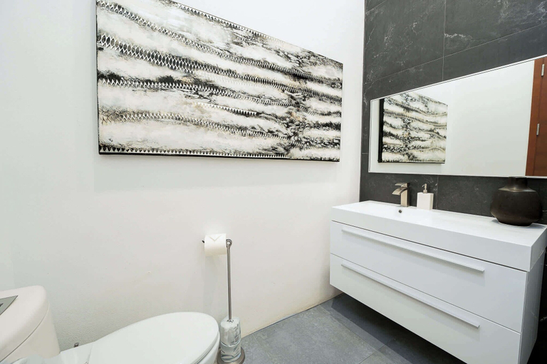 Bathroom 4, Family Beachside Villa With Hotel Amenities v7