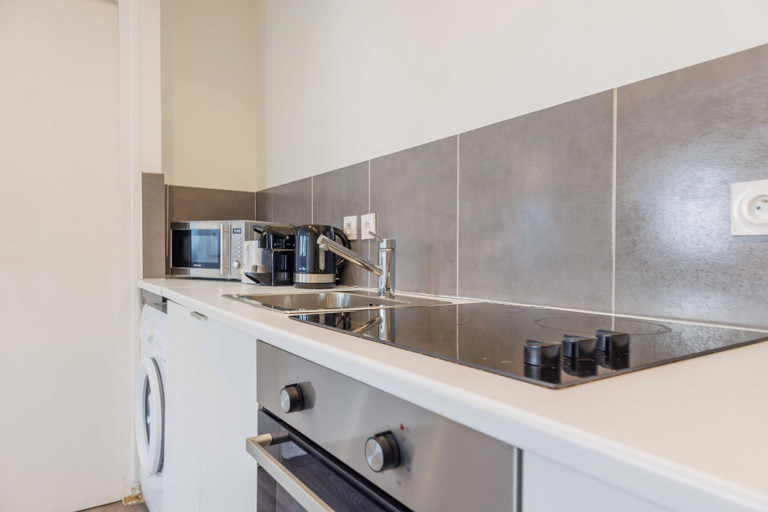 Private kitchen 2, Cosy Apartment 4P- Levallois /anatole France, Hauts-de-Seine