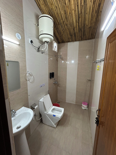 Bathroom 4, Grandeur's Tiger Estate, Garhwal