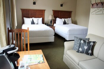Others 4, The Calvert Hotel, Fergus