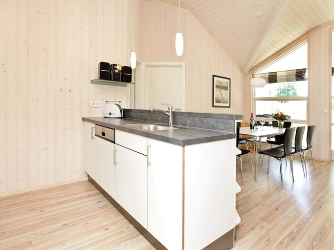 Others 4, Holiday Home With Central Heating, Ostholstein