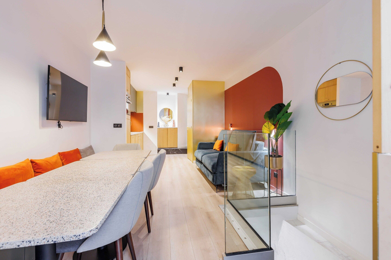 Dining 4, Charming Duplex - 2br/6p - In the Heart of Odeon, Paris