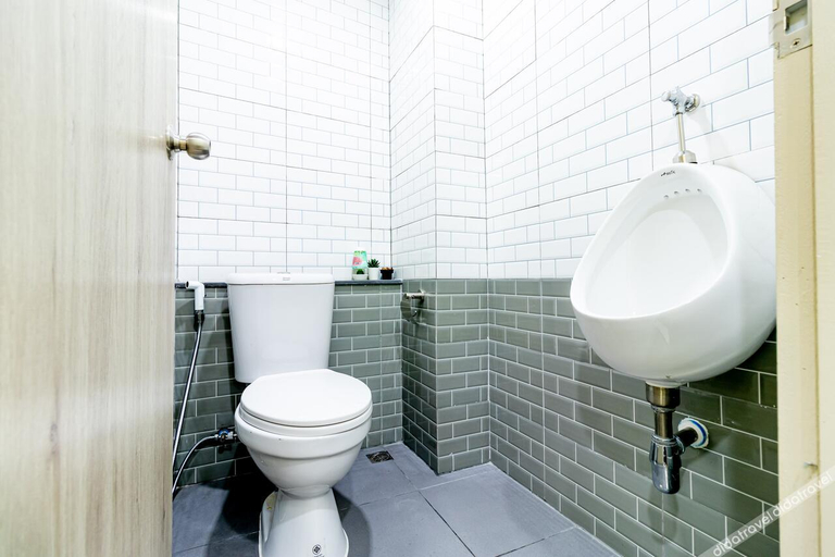 Bathroom 4, BeWish Residence Bangphlat, Bang Plad