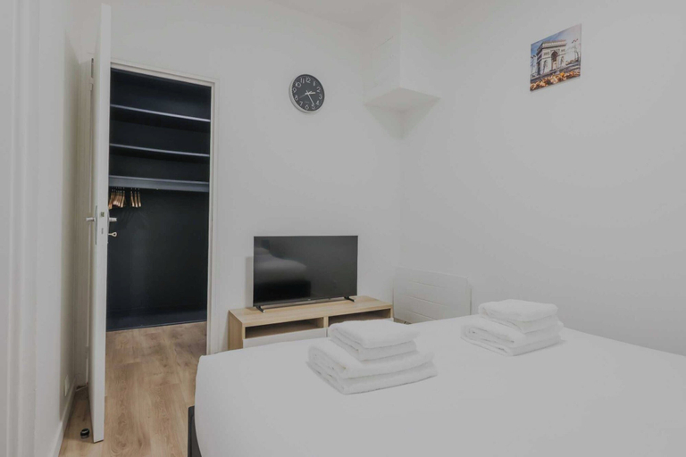 Bedroom 2, Modern Apartment - 2BR 6P- Levallois-Perret, Hauts-de-Seine