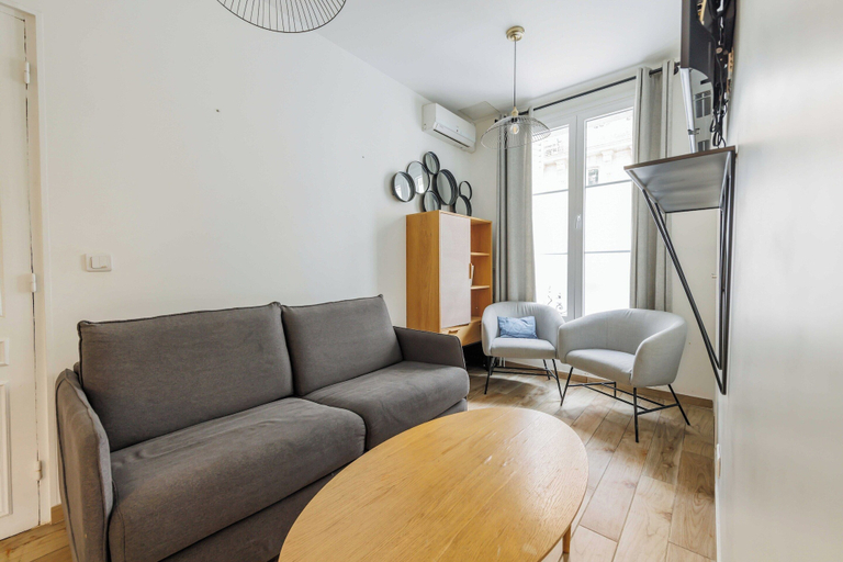 Living area 3, Serenity Near Saint-lazare Station, Paris