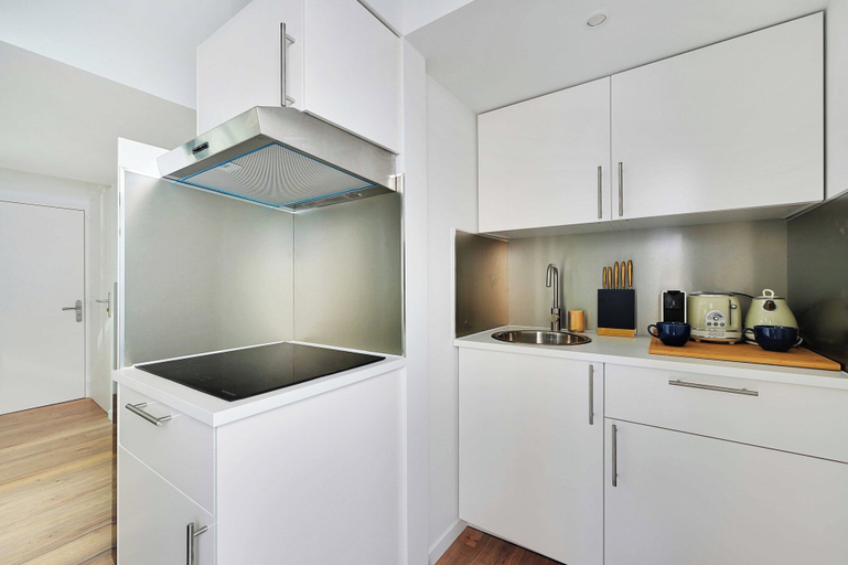 Private kitchen, Modern Apartment -1BR/4P- Le Kremlin-Bicêtre, Val-de-Marne