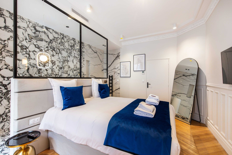 Bedroom 2, Modern Luxury Living in Gare de Lyon, Paris