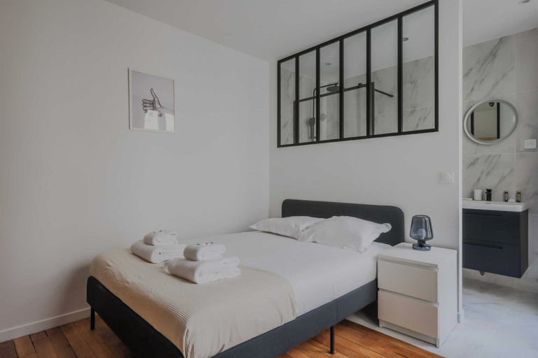 Room 4, Charming Apartment in Montparnasse, Paris
