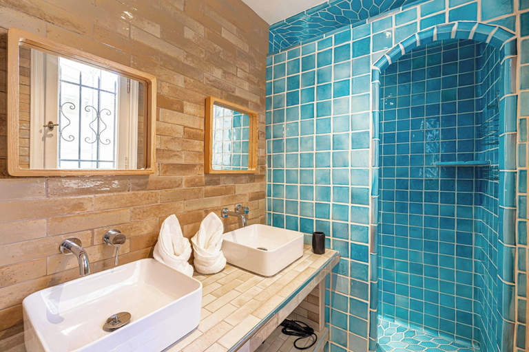 Bathroom 3, Sublime Appt - 2bd/4p - Terrace sea View - Antibes, Alpes-Maritimes